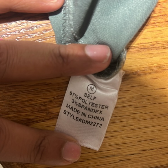 Silk fashion nova jumper - Picture 2 of 2